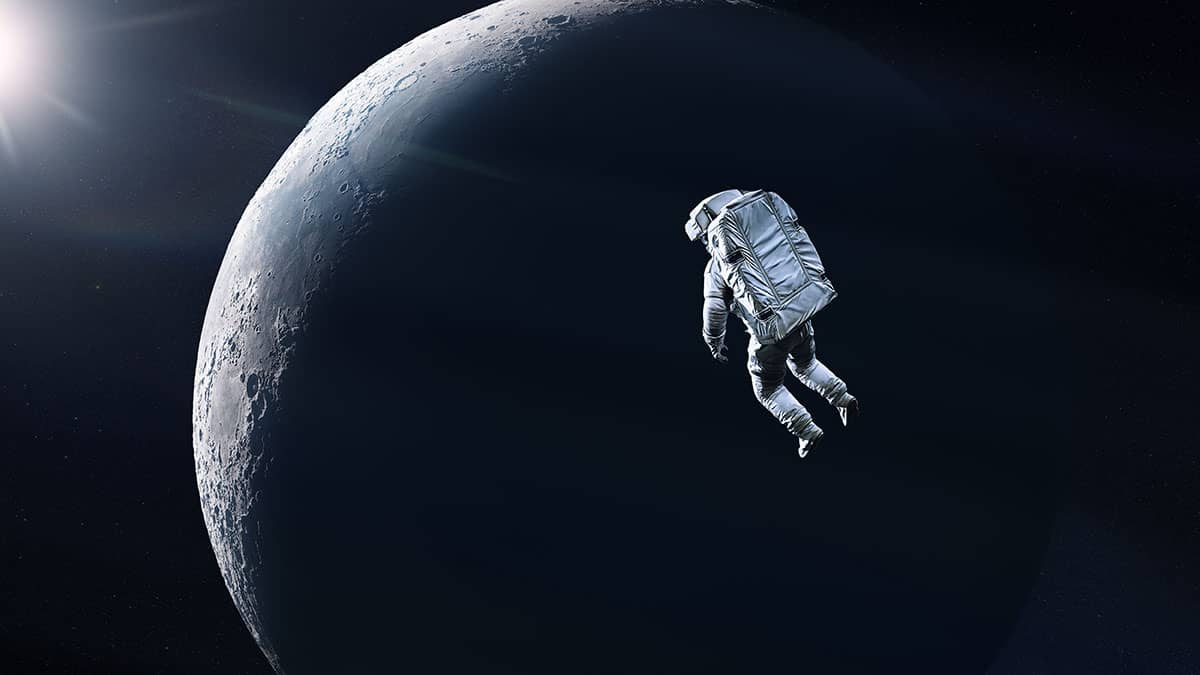 The Space Junk Problem of The Moon