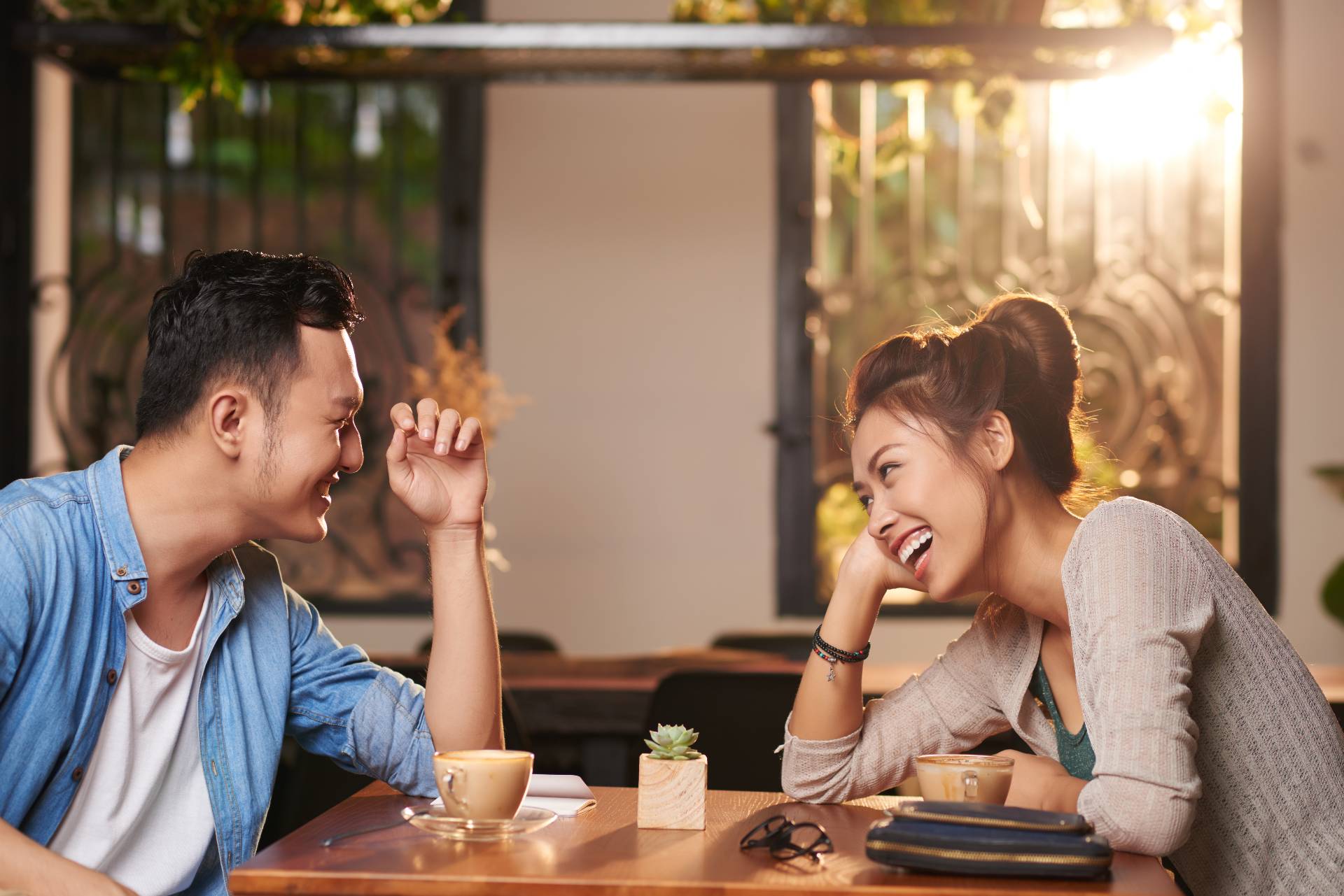 The 25 Best Conversation Starters on a First Date